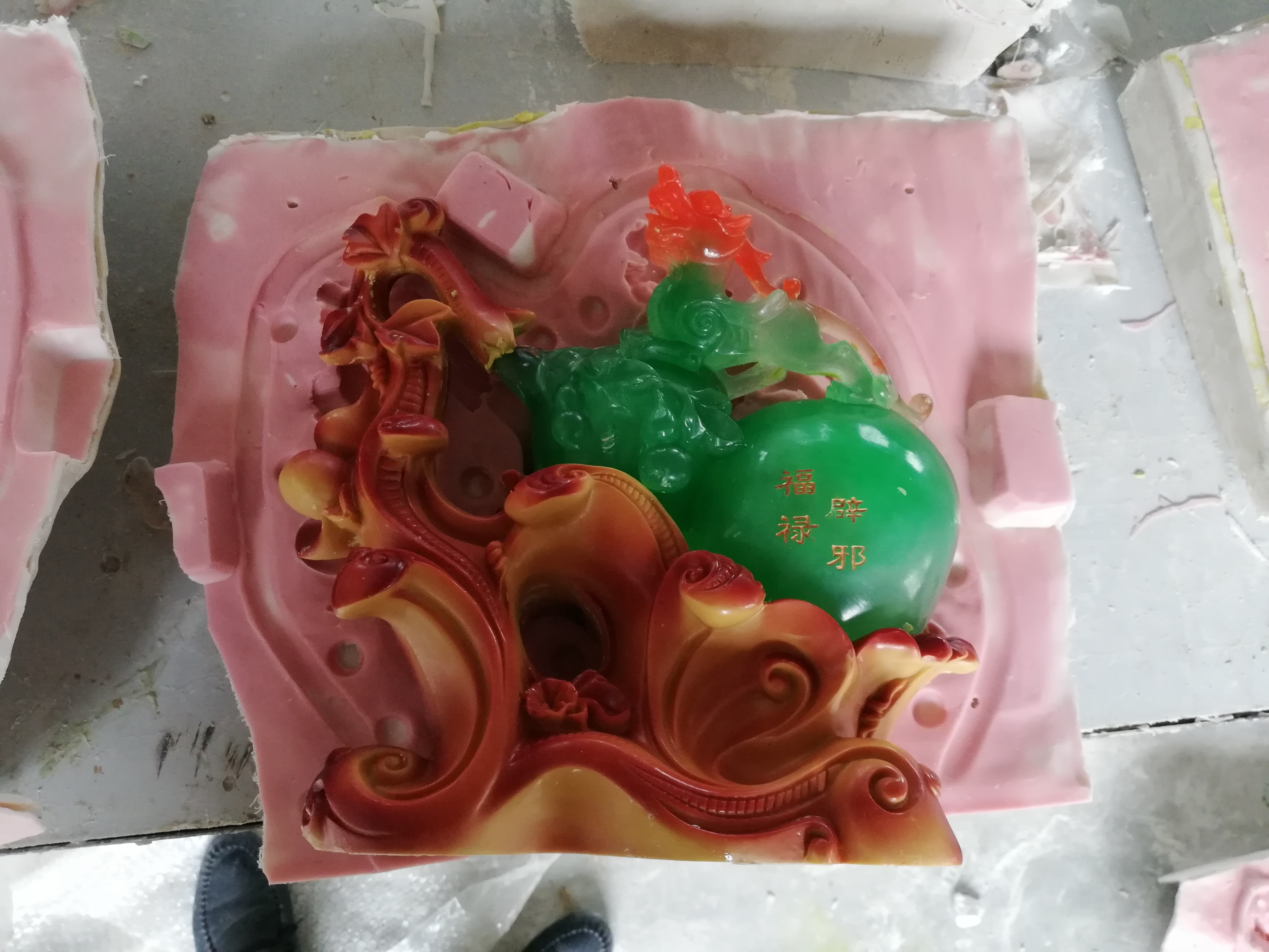 工業(yè)級模具硅膠不耐高溫怎么辦？